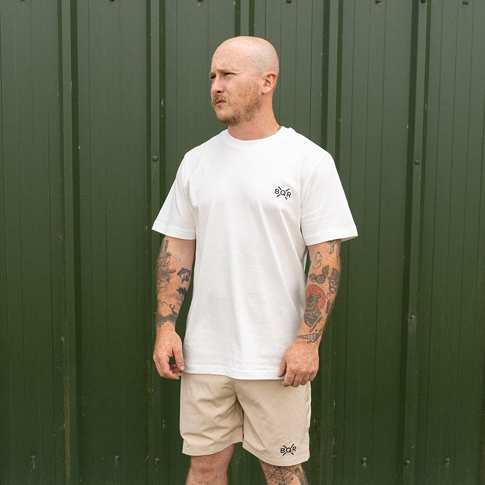 【タグ付き】 Eaphi FLUFFY SHORT PANTS beige ADPT loose fit chino shorts in beige | ASOS